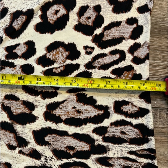 Tara Grinna SizeXL Off-Shoulder Dress - Leopard / Cheetah Print w/ Ruffle Sleeve - Picture 6 of 10